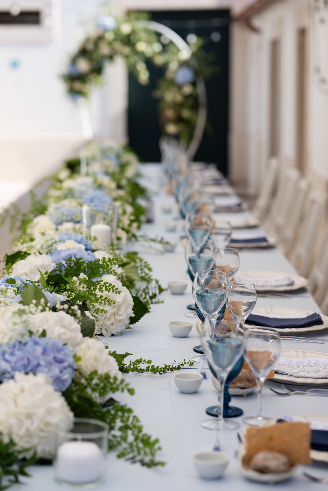 Páteo e terraços preparados para receção de casamento